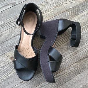 Clarks Maritsa Ruth Platform sandal (black)
